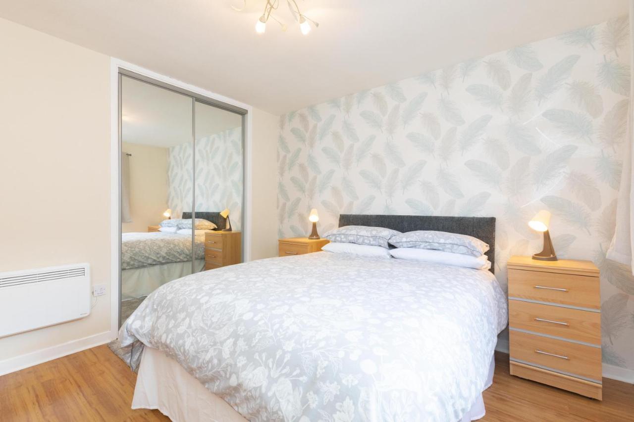 Allanfield Quiet Central Family Apartment With Parking EDI Exterior photo
